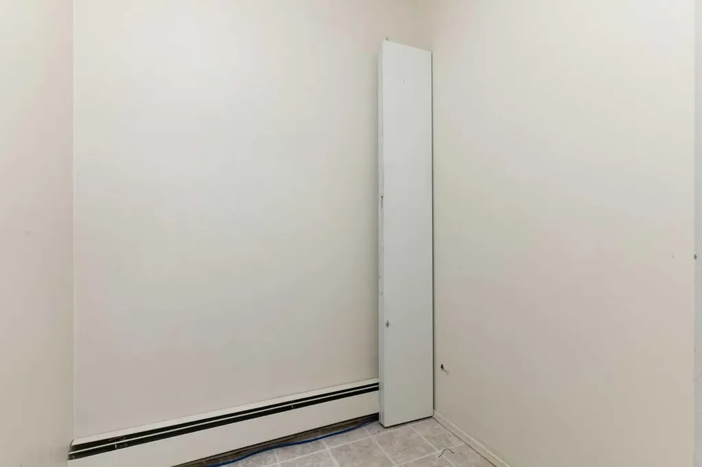 4001C 49 Street NW Calgary AB T3A 2C9