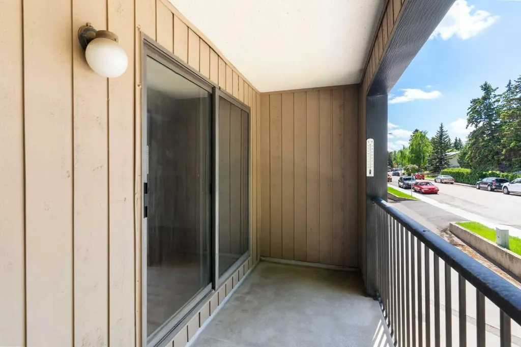 4001C 49 Street NW Calgary AB T3A 2C9