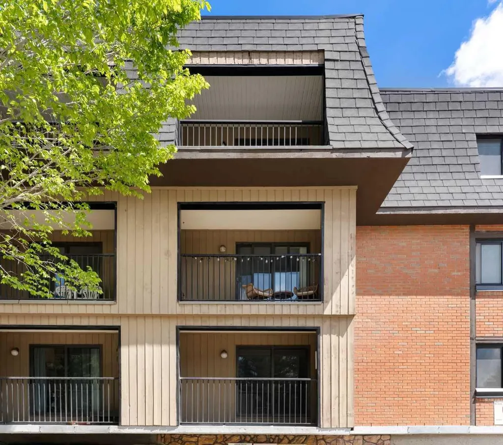 4001C 49 Street NW Calgary AB T3A 2C9