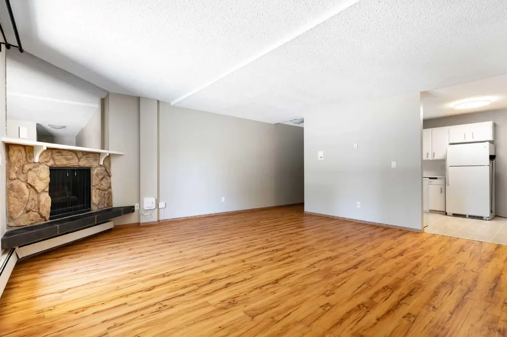 4001C 49 Street NW Calgary AB T3A 2C9