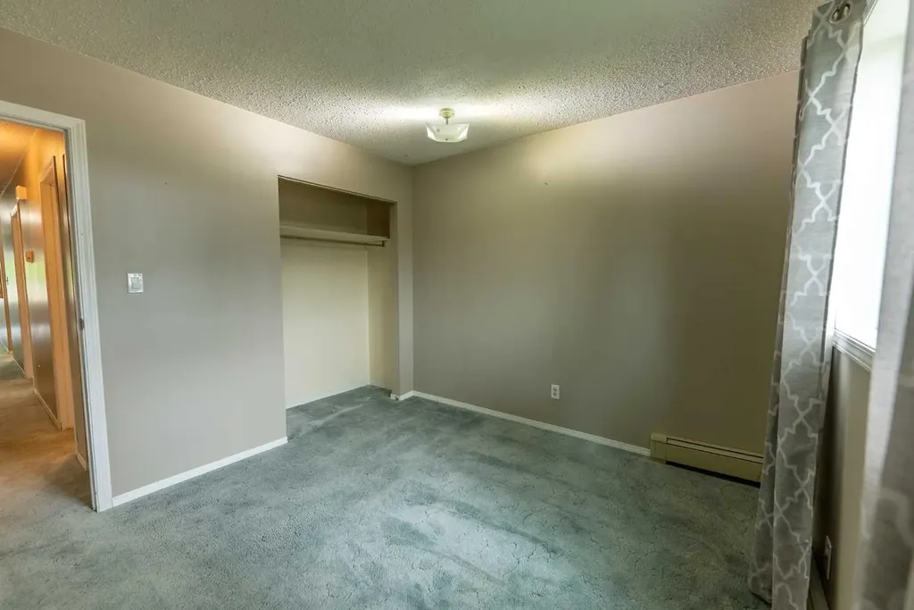 4904 51 Avenue Eckville AB T0M 0X0