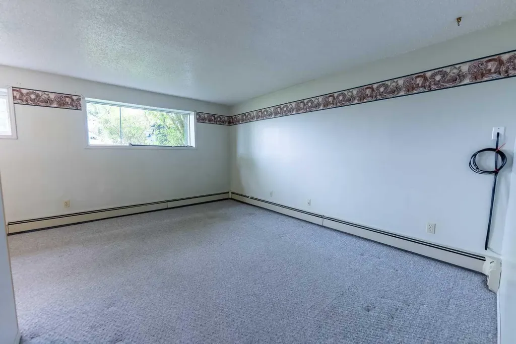 4904 51 Avenue Eckville AB T0M 0X0