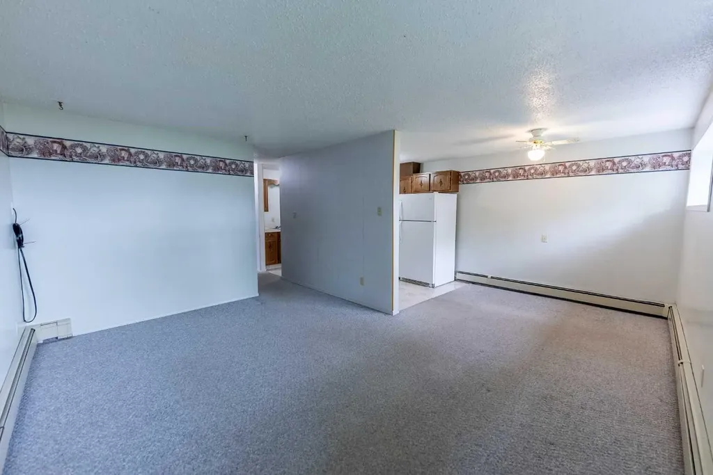 4904 51 Avenue Eckville AB T0M 0X0