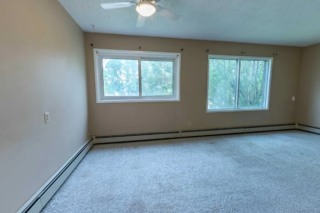 4904 51 Avenue Eckville AB T0M 0X0