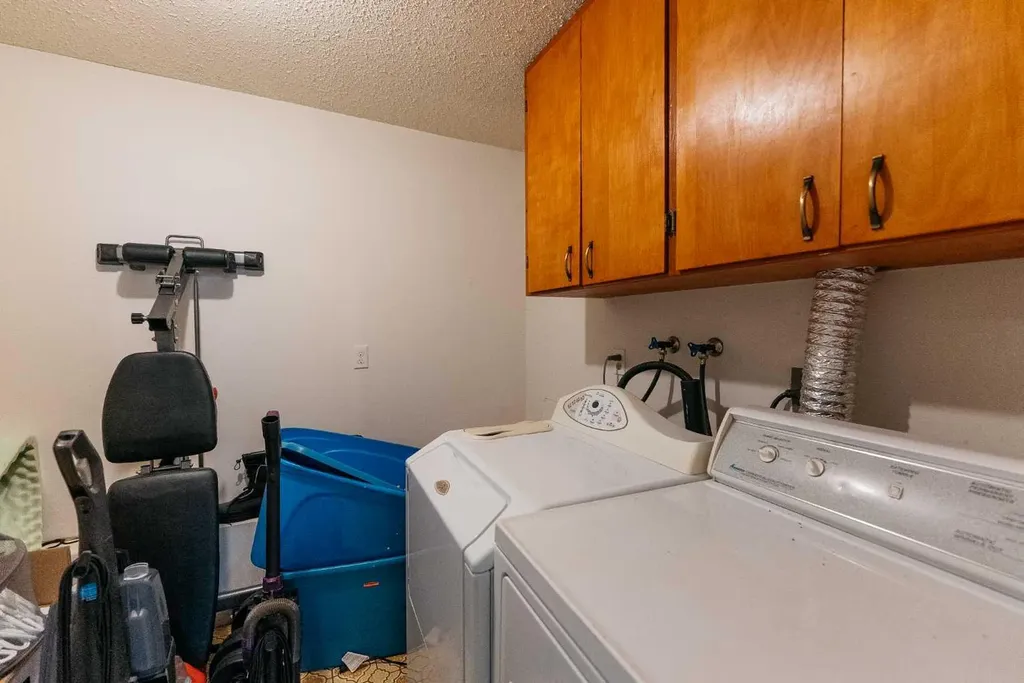 4904 51 Avenue Eckville AB T0M 0X0