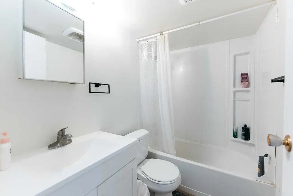 4904 51 Avenue Eckville AB T0M 0X0