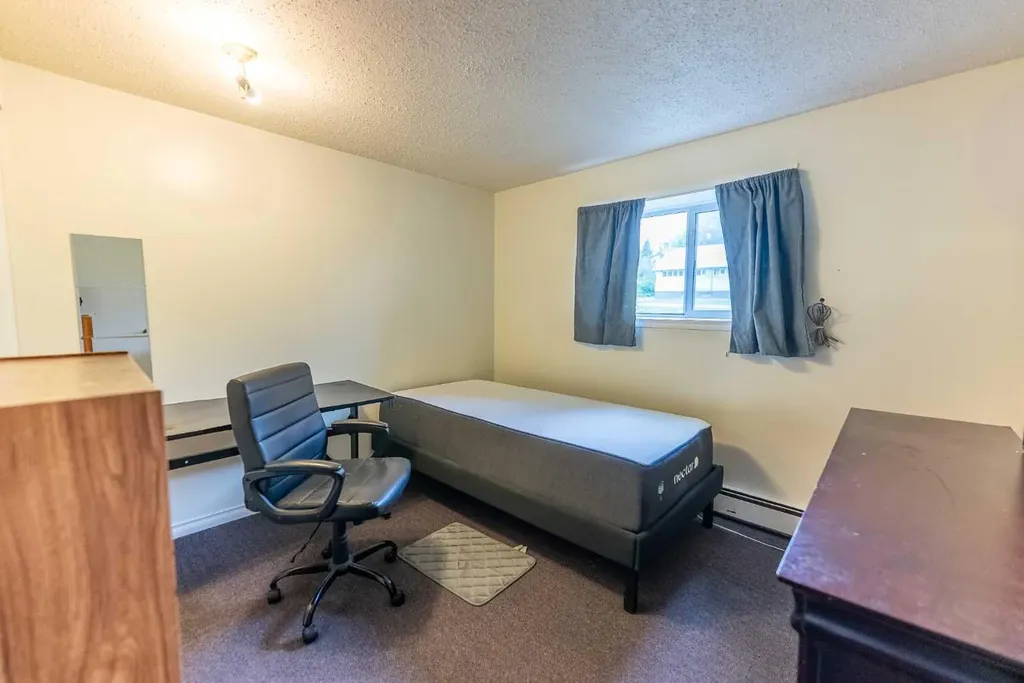 4904 51 Avenue Eckville AB T0M 0X0