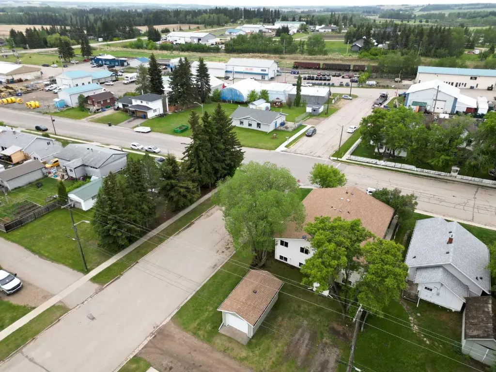 4904 51 Avenue Eckville AB T0M 0X0