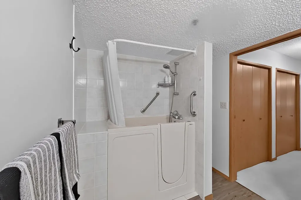20 3 Street S Lethbridge AB T1J 4P1