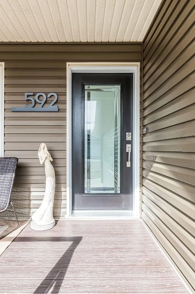 592 Hemingway Crescent NE Medicine Hat AB T1C1X4