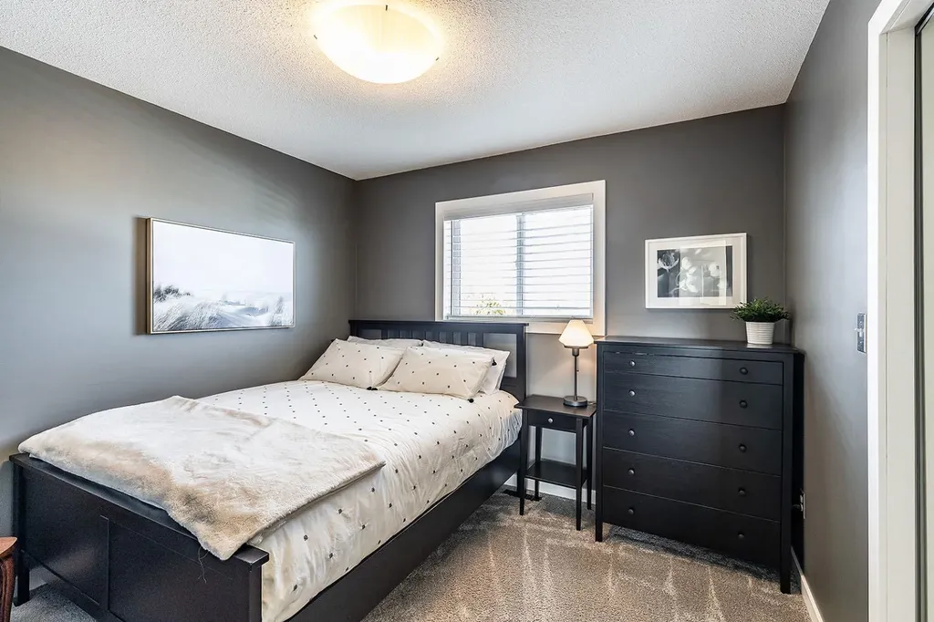 592 Hemingway Crescent NE Medicine Hat AB T1C1X4