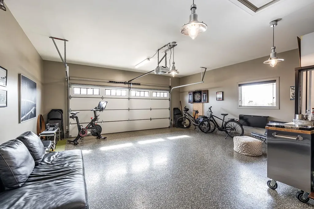 592 Hemingway Crescent NE Medicine Hat AB T1C1X4