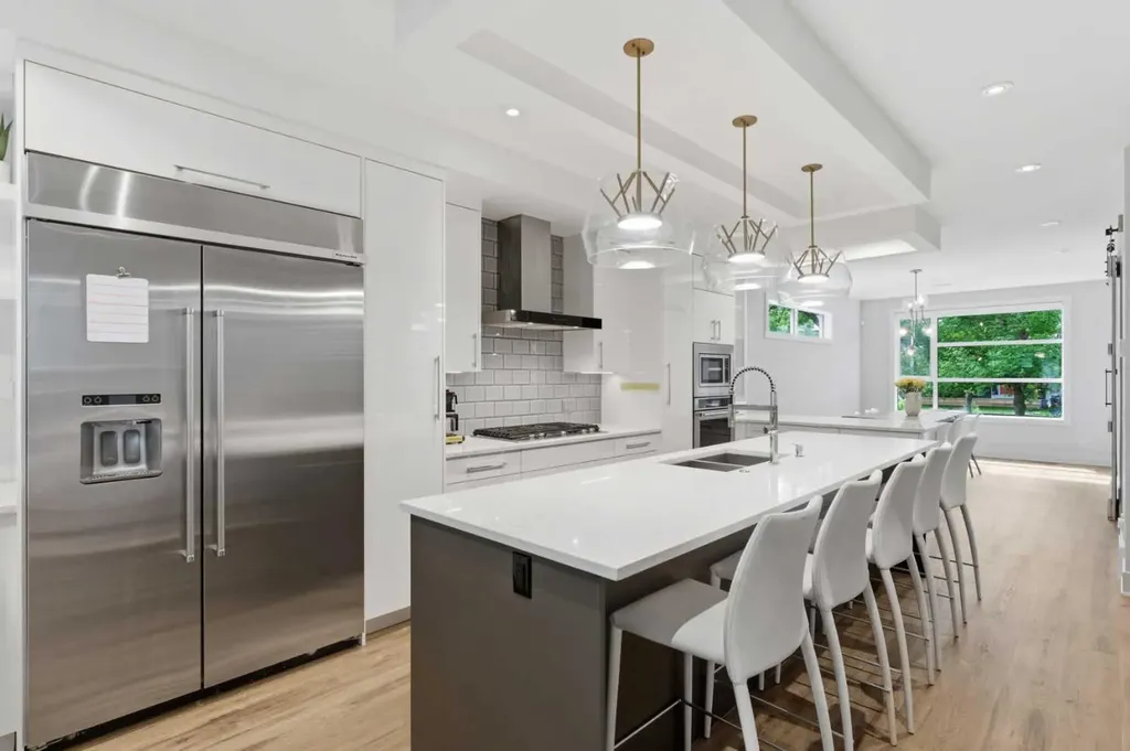 438 13 Street NW Calgary AB T2N 1Z2