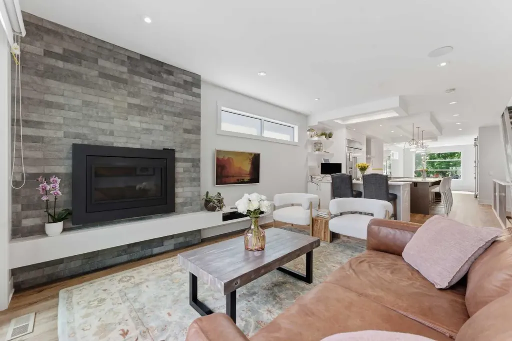 438 13 Street NW Calgary AB T2N 1Z2