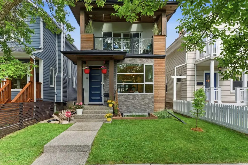 438 13 Street NW Calgary AB T2N 1Z2