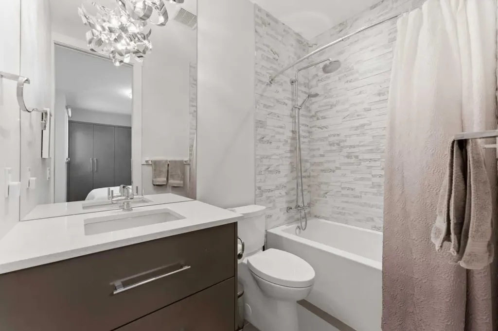 438 13 Street NW Calgary AB T2N 1Z2