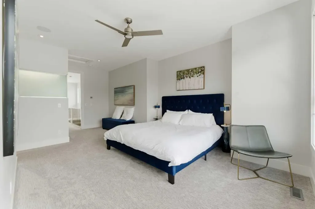 438 13 Street NW Calgary AB T2N 1Z2