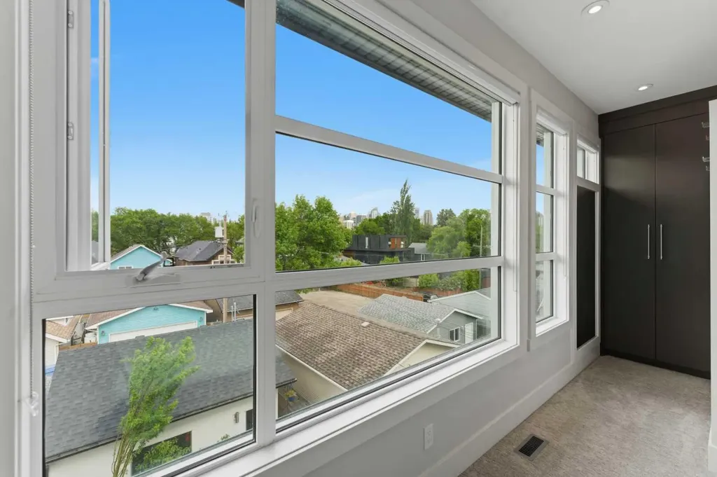 438 13 Street NW Calgary AB T2N 1Z2