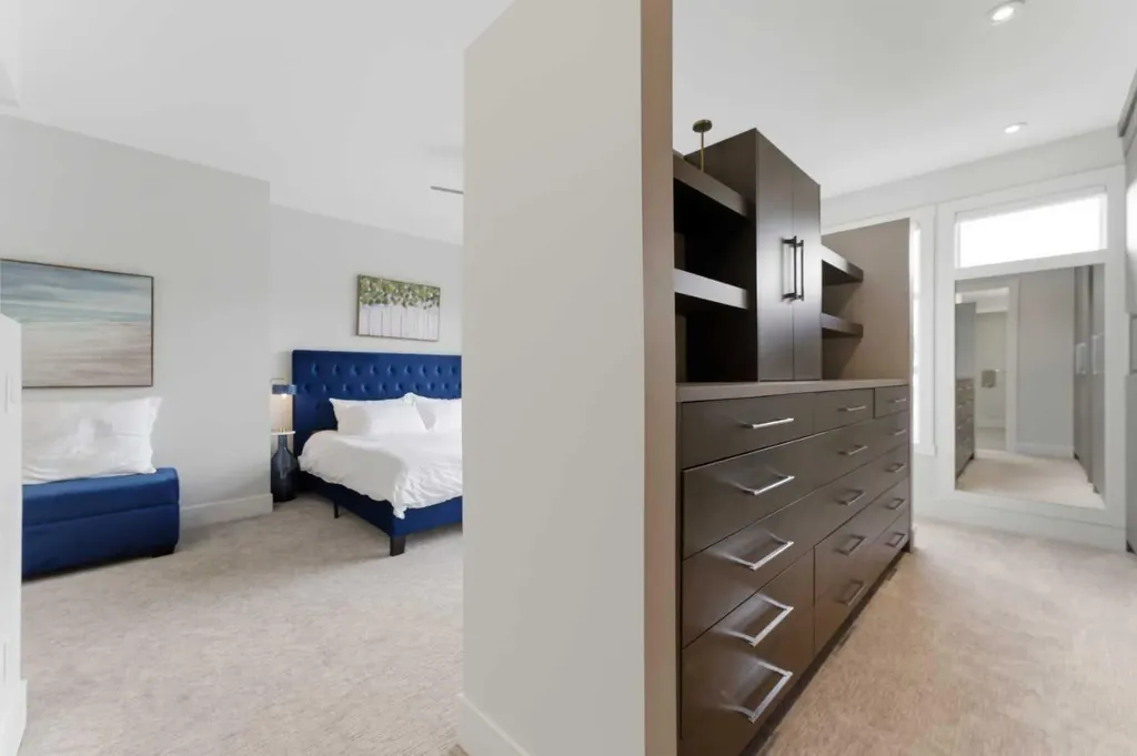 438 13 Street NW Calgary AB T2N 1Z2