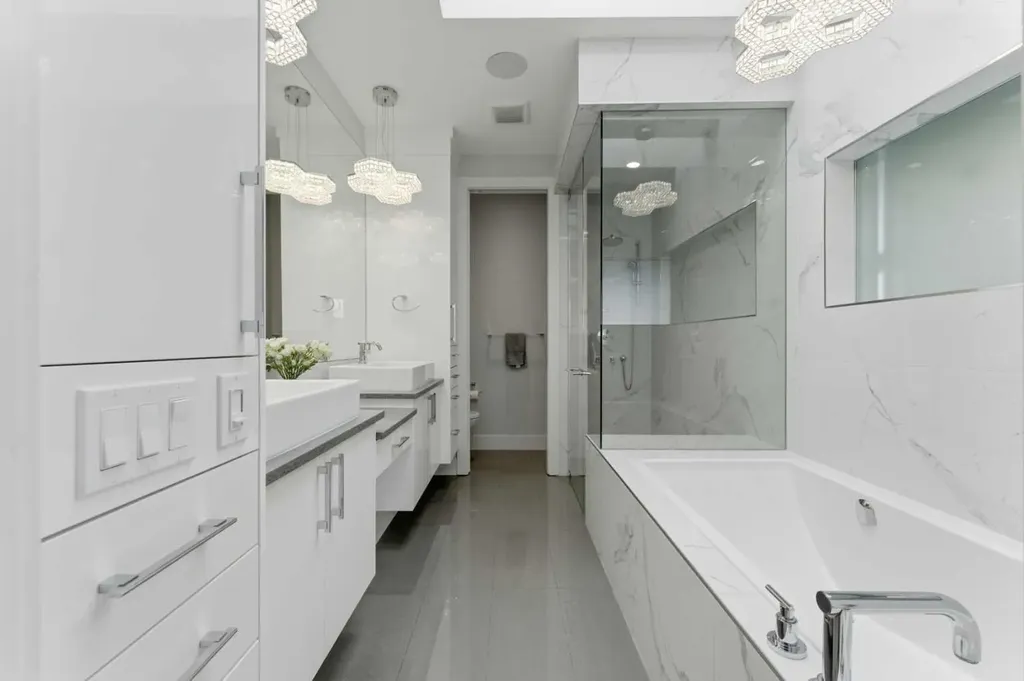 438 13 Street NW Calgary AB T2N 1Z2
