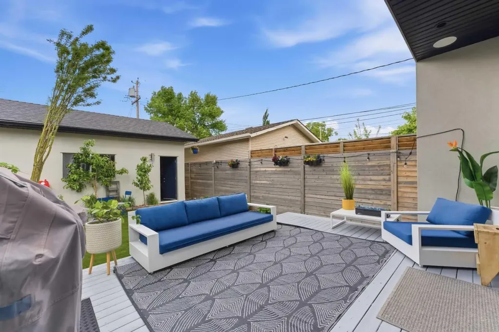 438 13 Street NW Calgary AB T2N 1Z2