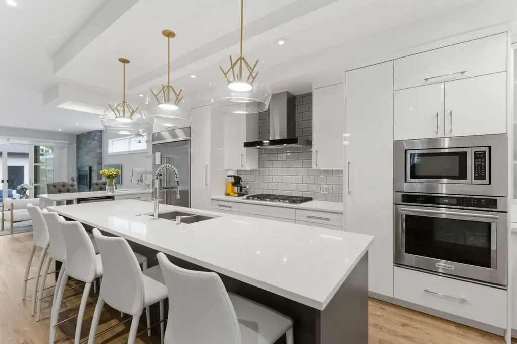 438 13 Street NW Calgary AB T2N 1Z2