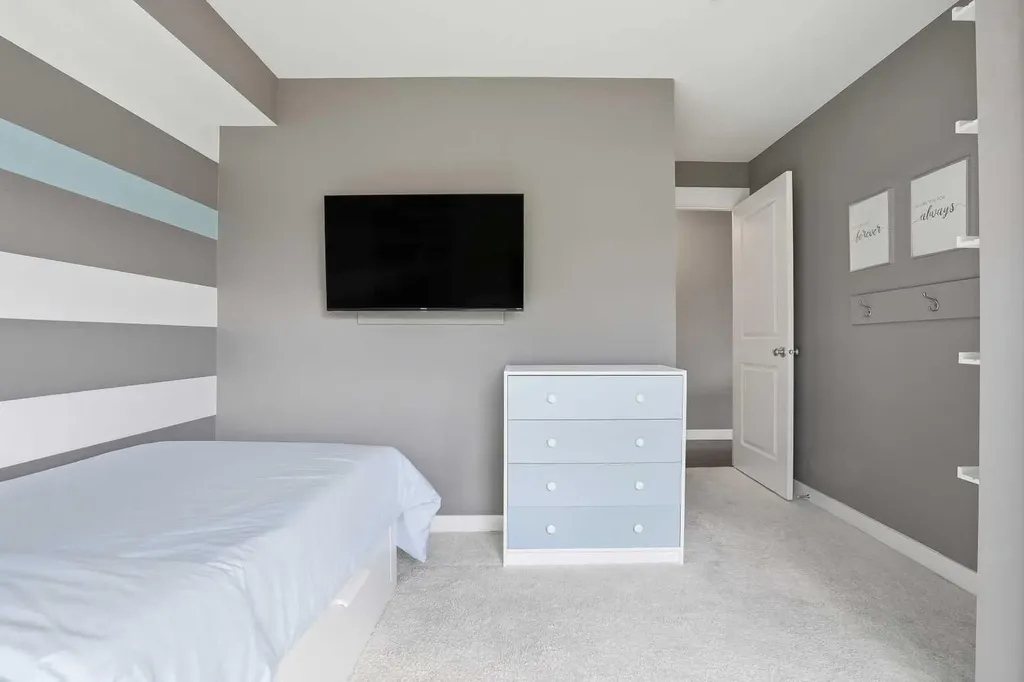 302 Skyview Ranch Drive NE Calgary AB T3N 0P5