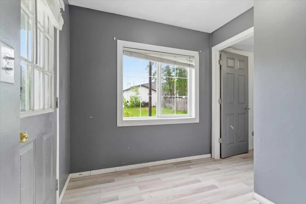 5214 51 Avenue N Valleyview AB T0H3N0