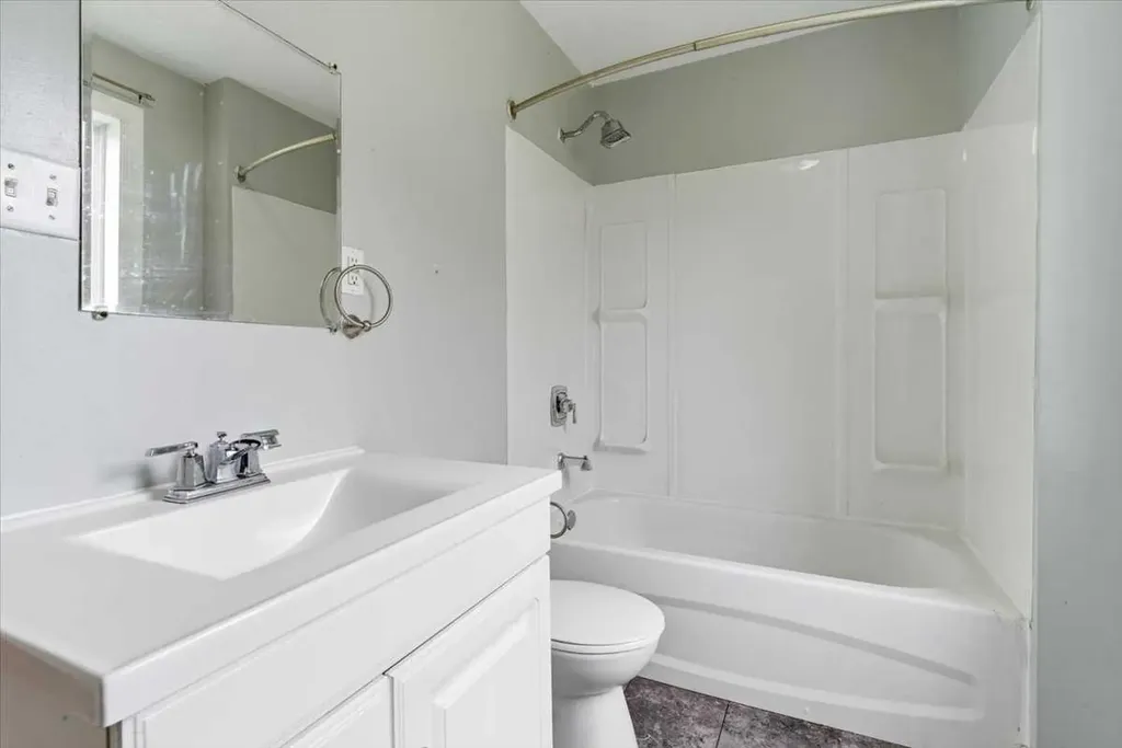 5214 51 Avenue N Valleyview AB T0H3N0