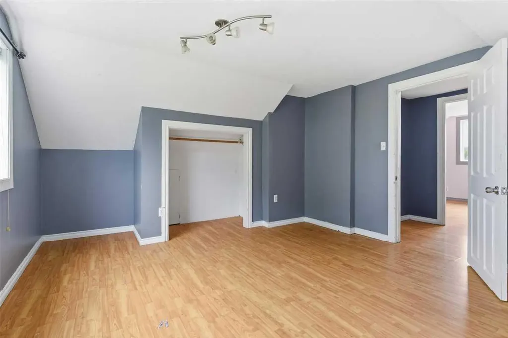 5214 51 Avenue N Valleyview AB T0H3N0