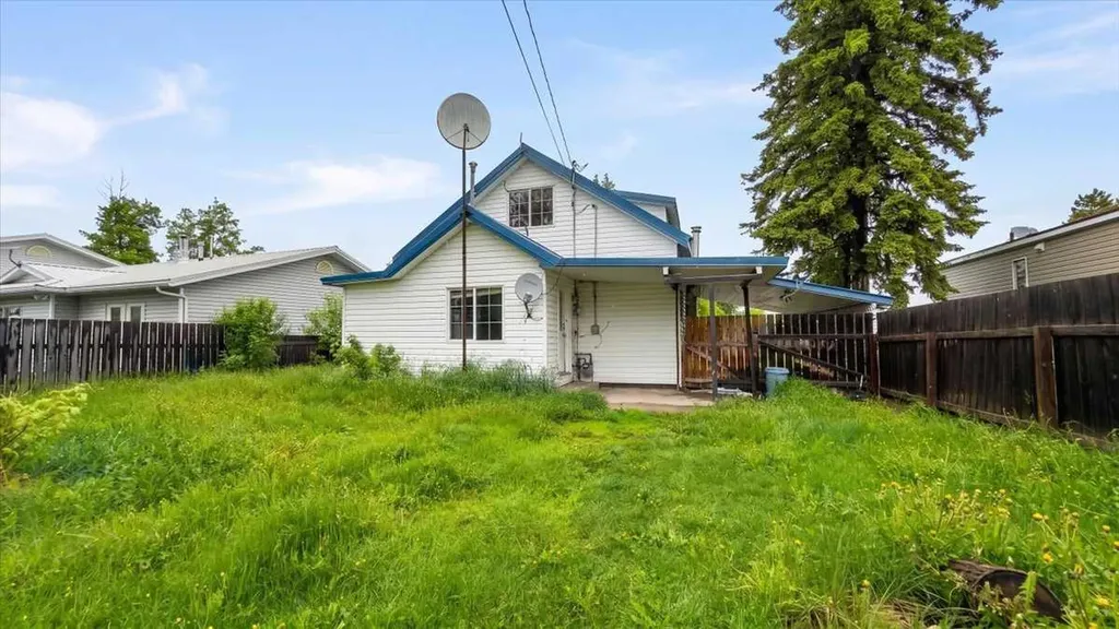 5214 51 Avenue N Valleyview AB T0H3N0