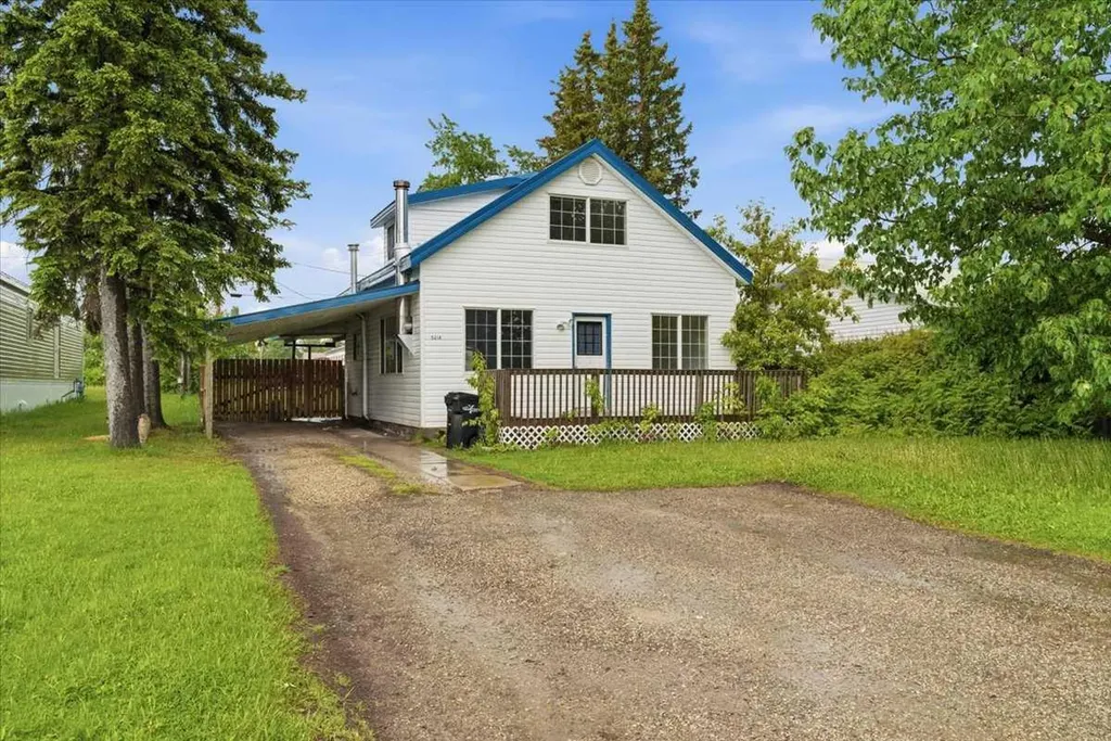 5214 51 Avenue N Valleyview AB T0H3N0