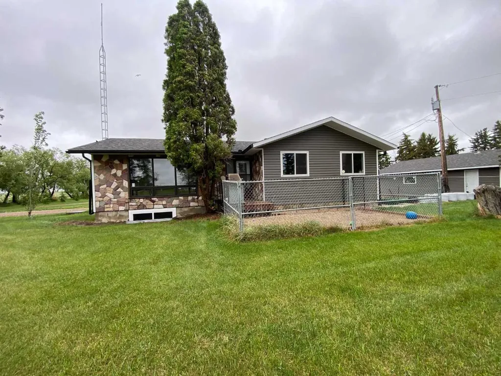 190080 140 Range Road Rural Newell County Of AB T1R 1B3
