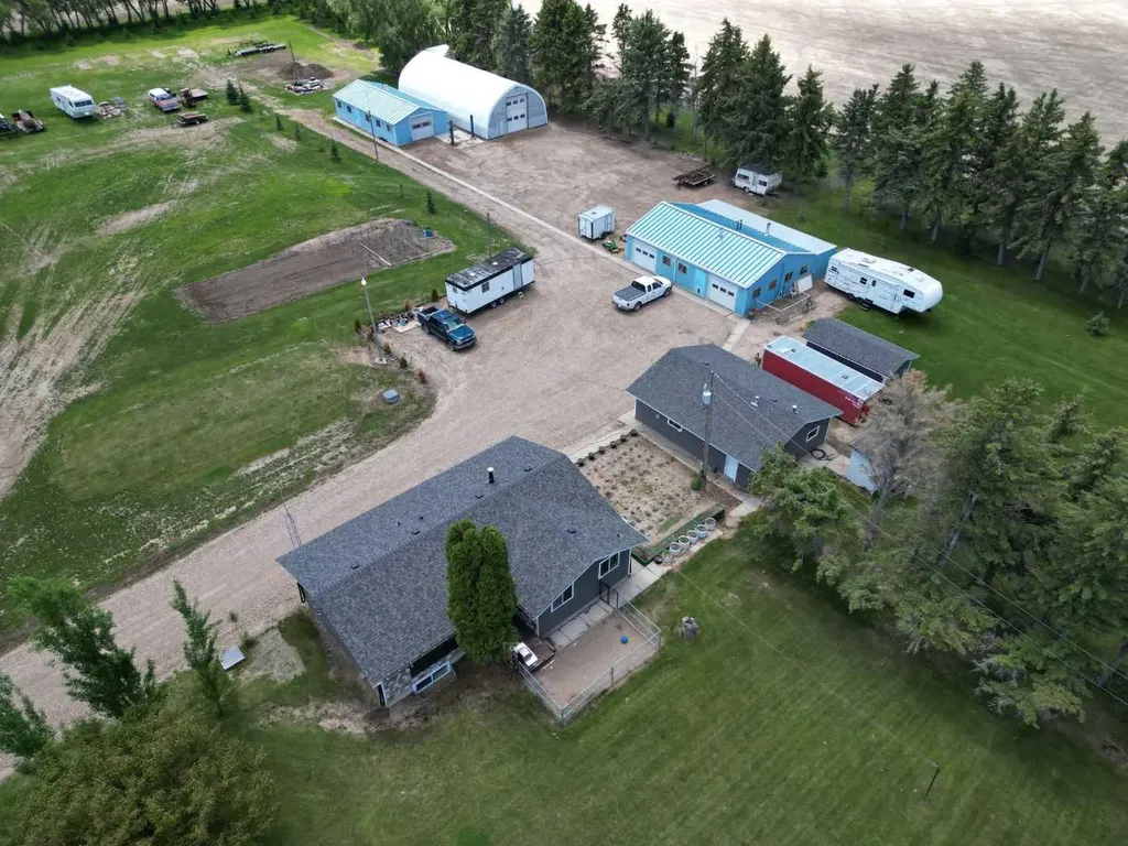 190080 140 Range Road Rural Newell County Of AB T1R 1B3