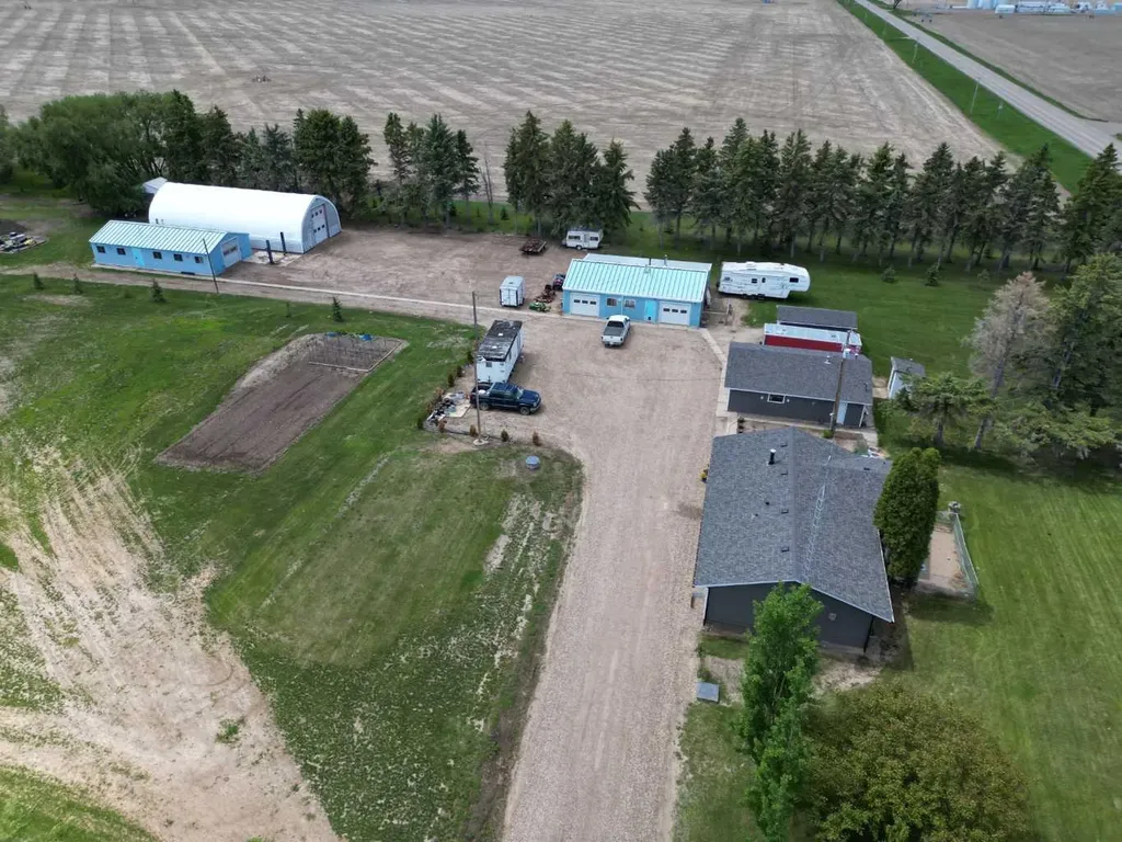 190080 140 Range Road Rural Newell County Of AB T1R 1B3