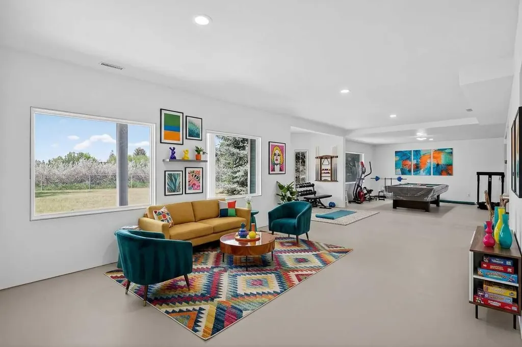 523 Scimitar Bay NW Calgary AB T3L 1S6