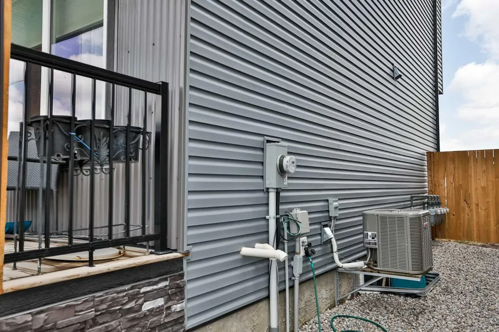 2729 47 Street S Lethbridge AB T1K 8J6