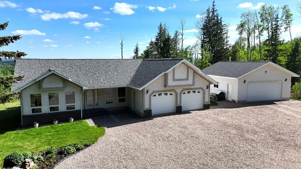 16203B Hwy 748 E Rural Yellowhead County AB T7E 3V6