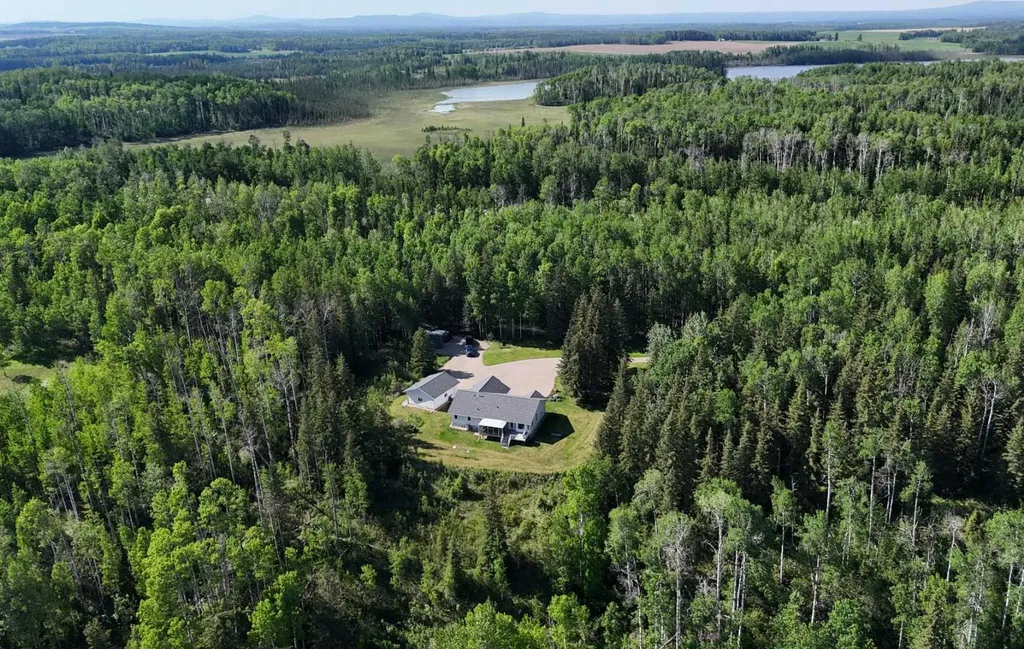 16203B Hwy 748 E Rural Yellowhead County AB T7E 3V6