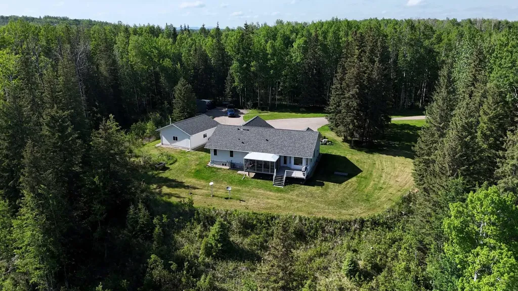 16203B Hwy 748 E Rural Yellowhead County AB T7E 3V6