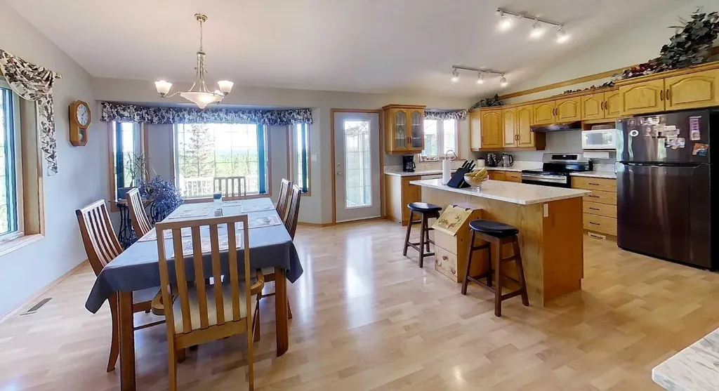 16203B Hwy 748 E Rural Yellowhead County AB T7E 3V6