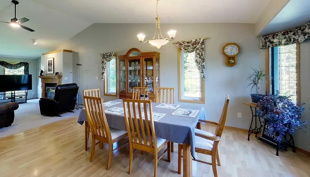 16203B Hwy 748 E Rural Yellowhead County AB T7E 3V6