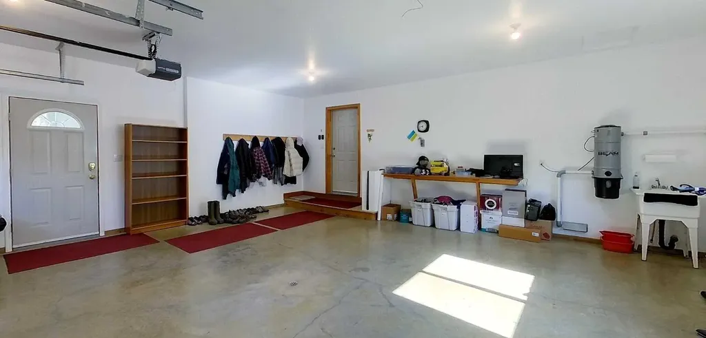 16203B Hwy 748 E Rural Yellowhead County AB T7E 3V6