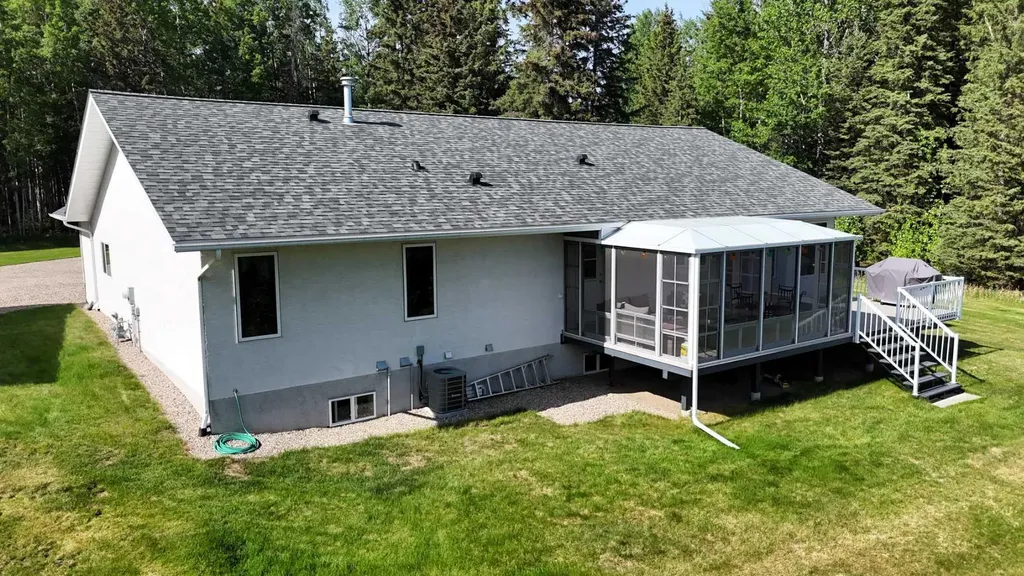 16203B Hwy 748 E Rural Yellowhead County AB T7E 3V6