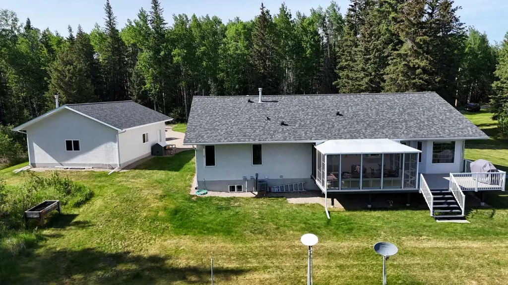 16203B Hwy 748 E Rural Yellowhead County AB T7E 3V6