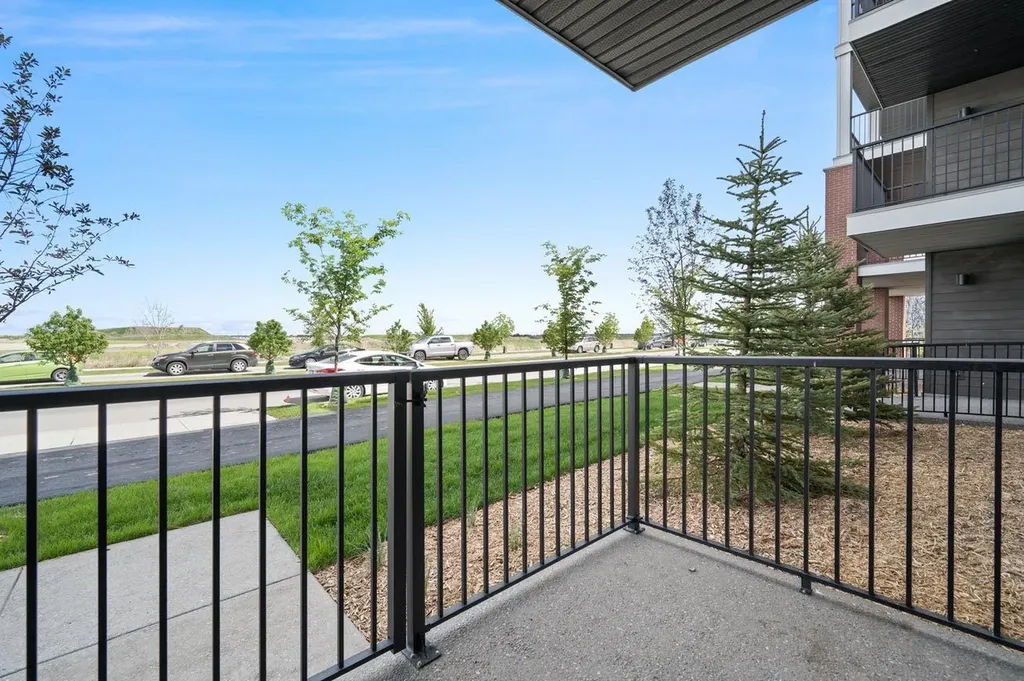 44 Skyview Parkway Calgary AB T3N2R8