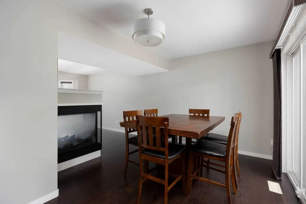 120 Warren Way Fort Mcmurray AB T9H 5J4
