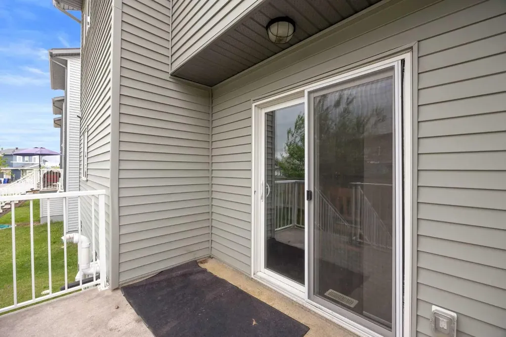 120 Warren Way Fort Mcmurray AB T9H 5J4