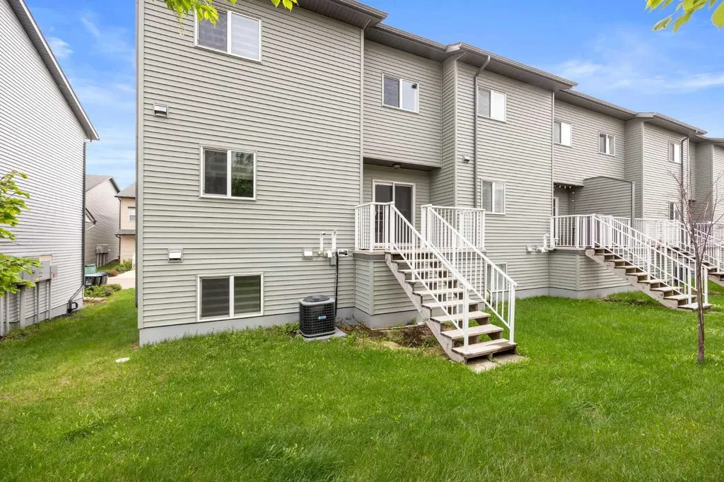 120 Warren Way Fort Mcmurray AB T9H 5J4