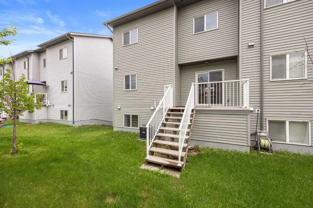 120 Warren Way Fort Mcmurray AB T9H 5J4